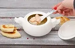 Бульон с семгой, огурцом и морковью (250 гр.)