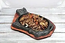 Говядина жареная с приправами на сковороде (300 гр.)