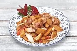 Говядина тушеная с картофелем и болгарским перцем (250 гр.)