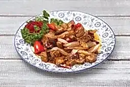 Баранина острая с луком и перцем чили (220 гр.)