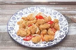 Курица в кляре с болгарским перцем и луком (250 гр.)